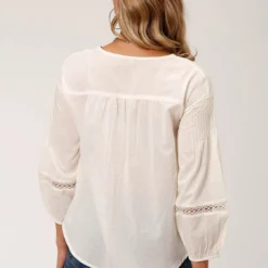 Roper Embroidered Pintuck 3/4 Sleeve Top